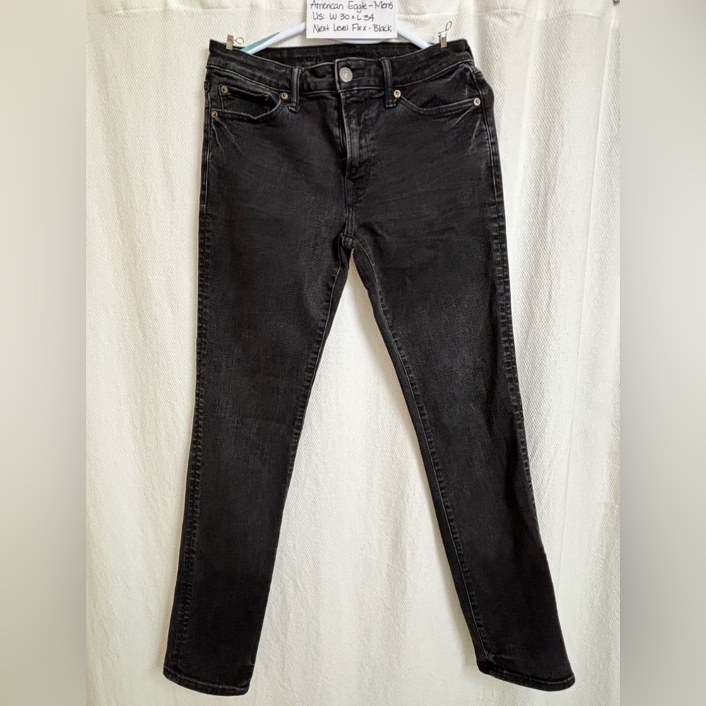 Hollister Men’s 30X34 Next Level Flex
Black
Like New, only worn 1-2 times